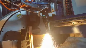 Laserowa głowica tnąca LCF15A1 12 kW na tlen do ukosowania 45° stali węglowej 14 mm (1,5 m/min)