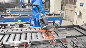 Głowica spawalnicza laserowa WOBBLE podwójna LWD03B0 do stali węglowej 1,2 mm