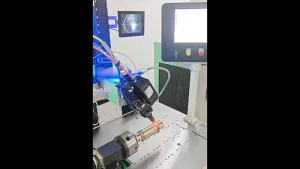 Głowica spawalnicza laserowa WOBBLE podwójna LWD03B0 0,7 kW do stali nierdzewnej 1,2 mm (1,5 m/min)