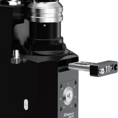 Potrójny zestaw szyb ochronnych dla zabezpieczenia optyki