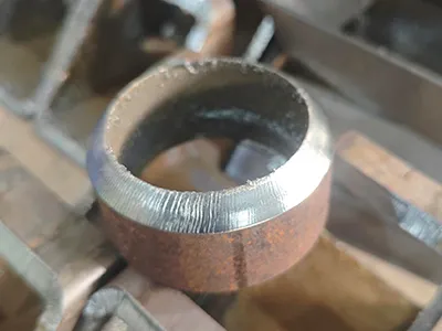 Laserowa głowica tnąca fiber 120kW do ukosowania (jednowahadłowa głowica kątowa)