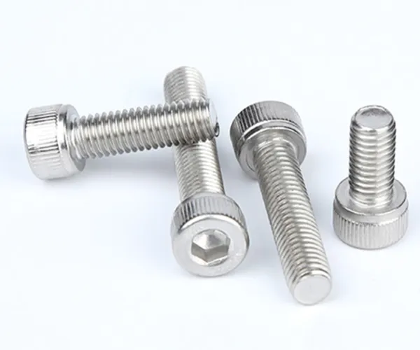 Głowice laserowe do spawania elementów metalowych i narzędzi